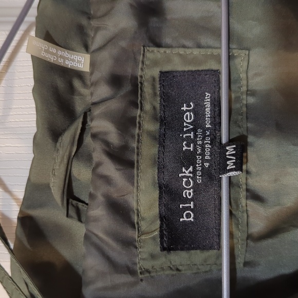 34 black rivet Spring Jacket - Picture 6 of 6